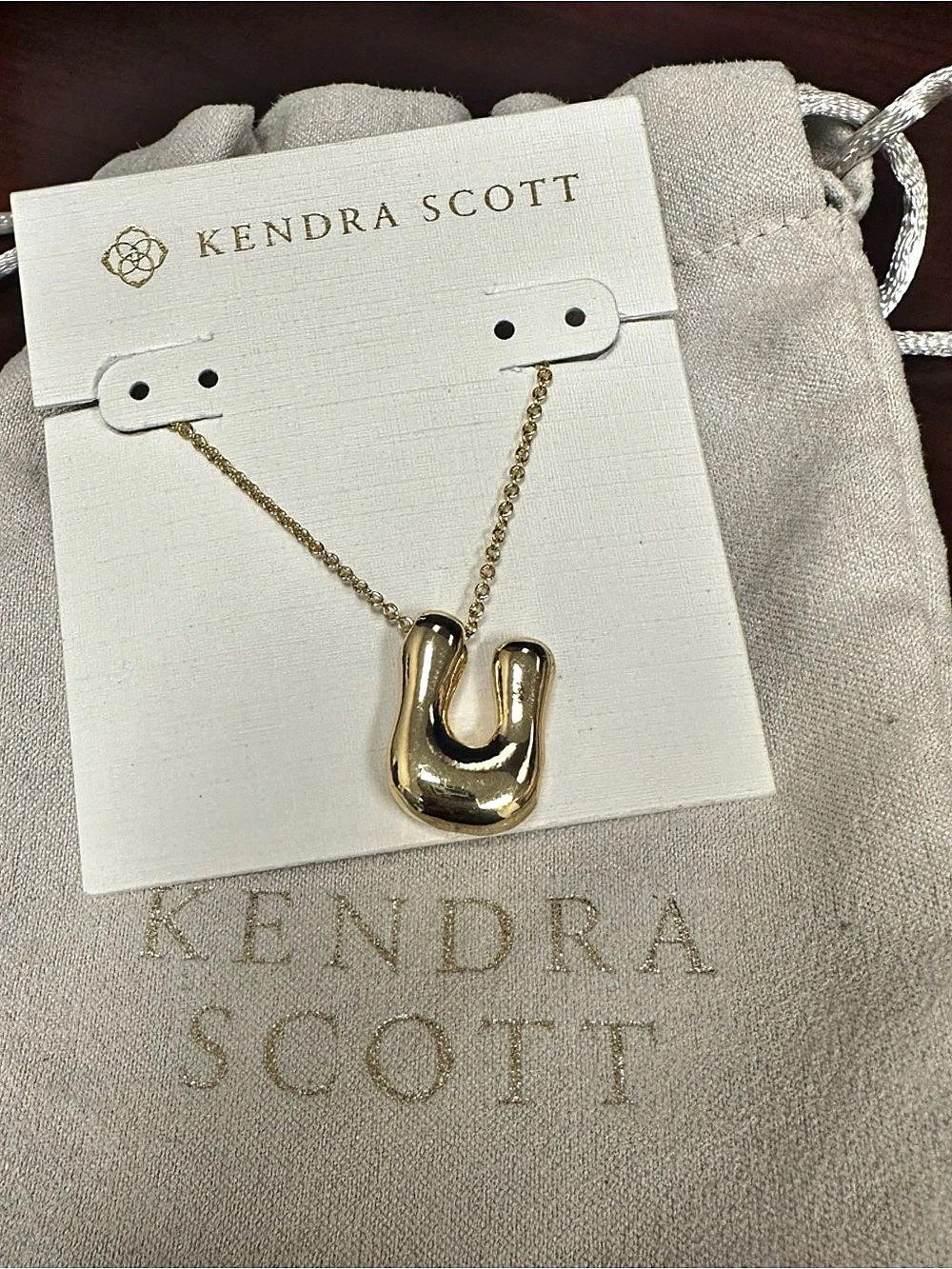 Kendra Scott Bubble Letter U Gold Pendant Necklace NWT